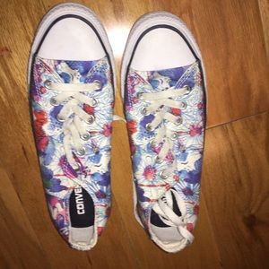Floral multicolored Converse